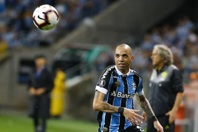 PORTO ALEGRE, RS, BRASIL - 02.10.2019 - Grêmio recebe o Flamengo pelo primeiro jogo da semifinal da Libertadores da América. Diego Tardelli (Foto: Lauro Alves/Agencia RBS)<!-- NICAID(14274420) -->