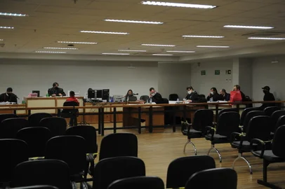 CAXIAS DO SUL, RS, BRASIL (30/06/2021) júri no Fórum de Caxias. Os réus David Guedes Monteiro, 24 anos, Gabriel Fim, 25, e Yasmin Ribeiro Fim, 27, são acusados do assassinato de Daniela Patrícia Noronha dos Reis, 41, em 2018. (Antonio Valiente/Agência RBS)<!-- NICAID(14822026) -->