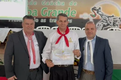 RBS TV Passo Fundo é homenageada pelo MTG com comenda João de Barro<!-- NICAID(15900955) -->