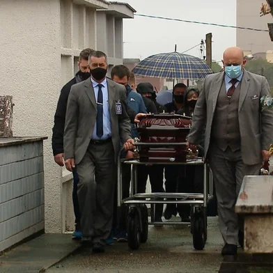 Amigos e familiares se despedem de Adelino Colombo em Farroupilha.<!-- NICAID(14917250) -->