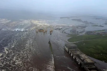 This video grab from a drone handout footage released by Geophysical Service of the Russian Academy of Sciences on July 30, 2025, shows the tsunami-hit Severo-Kurilsk on Paramushir island of Russia's northern Kuril islands. One of the strongest earthquakes ever recorded struck Russia's sparsely populated Far East early on July 30, causing tsunamis of up to four metres (12 feet) across the Pacific and sparking evacuations from Hawaii to Japan. (Photo by Handout / Geophysical Service of the Russian Academy of Sciences / AFP) / RESTRICTED TO EDITORIAL USE - MANDATORY CREDIT "AFP PHOTO / GEOPHYSICAL SERVICE OF THE RUSSIAN ACADEMY OF SCIENCES" - HANDOUT - NO MARKETING NO ADVERTISING CAMPAIGNS - DISTRIBUTED AS A SERVICE TO CLIENTS<!-- NICAID(16090498) -->