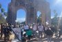 Protesto na Redenção pede justiça pelo cachorro Branquinho, morto com golpes de picareta