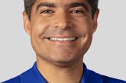 Antônio Carlos Magalhães, 43 anos, mais conhecido como ACM Neto, disputa o cargo de governador da Bahia no segundo turno das eleições de 2022.O candidato é do União Brasil.<!-- NICAID(15231386) -->
