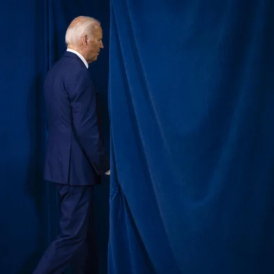 Presidential election(FILES) US President Joe Biden departs after speaking after his Republican opponent Donald Trump was injured following a shooting at an election rally in Pennsylvania, at the Rehoboth Beach Police Department, in Rehoboth Beach, Delaware, July 13, 2024. US President Joe Biden announced July 21, 2024 that he is dropping out of his reelection battle with Donald Trump, in a historic move that plunges the already turbulent 2024 White House race into uncharted territory. Biden also said he was endorsing Vice President Kamala Harris as the Democratic nominee for the 2024 election after he dropped out of the race. (Photo by SAMUEL CORUM / AFP)Editoria: POLLocal: Rehoboth BeachIndexador: SAMUEL CORUMSecao: electionFonte: AFPFotógrafo: STR<!-- NICAID(15819385) -->