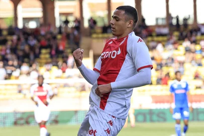 Monaco's Brazilian defender Vanderson celebrates after scoring a goal during   the French L1 football match between AS Monaco and RC Strasbourg Alsace at the Louis II Stadium (Stade Louis II) in the Principality of Monaco on April 2, 2023. (Photo by Valery HACHE / AFP)Editoria: SPOLocal: MonacoIndexador: VALERY HACHESecao: soccerFonte: AFPFotógrafo: STF<!-- NICAID(15440710) -->