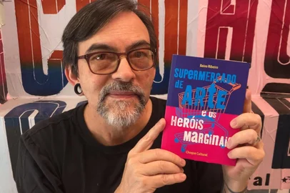 Curador e fundador da galeria paulistana Choque Cultural, Baixo Ribeiro estará em Porto Alegre nesta semana lançando seu livro Supermercado de arte e os heróis marginais – Manifesto pela arte independente (Choque Cultural, 401 p., R$ 120).<!-- NICAID(16183397) -->
