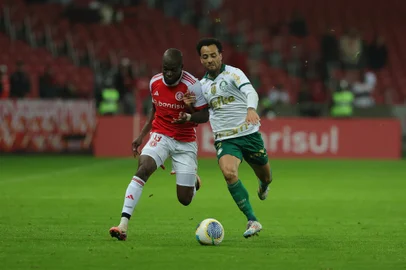 SC Internacional vs SE Palmeiras no estádio Beira-Rio pelo Brasileirão Série A 2024 - Foto: Jefferson Botega/Agência RBSIndexador: jeff botega<!-- NICAID(15832367) -->