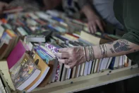 PORTO ALEGRE, RS, BRASIL, 01-11-2025: Público comparece em grande número no primeiro sábado da 71ª Feira do Livro. (Foto: André Ávila/Agência RBS)<!-- NICAID(16158578) -->