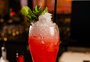 Com drinque "Flerte", hub de gastronomia e diversão de Porto Alegre lança "Match Day"