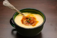 PORTO ALEGRE, RS, BRASIL, 25/05/2017 : Destemperados - Receitas para começar o inverno com o pé direito: risoto de abóbora e charque, polenta mole com molho vermelho de moela, filé wellington, sopa de moranga com gengibre e curry, nhoque de aipim com ragu de linguiça e suflê de chocolate  (Omar Freitas/Agência RBS)Indexador: Omar Freitas<!-- NICAID(12990628) -->