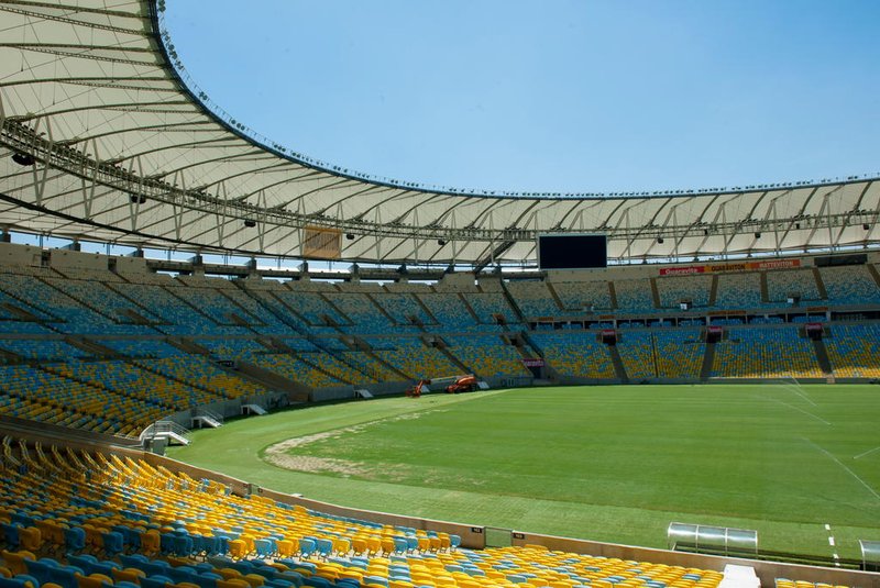Rio de Janeiro, Brazil - January 12, 2015: Maracana Football Stadium, Rio de Janeiro.Indexador: VINICIUSTUPINAMBA.COMFonte: 84419229<!-- NICAID(15744926) -->