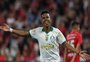 Estêvão marca, Palmeiras vence Athletico-PR e reafirma briga pelo tri do Brasileirão