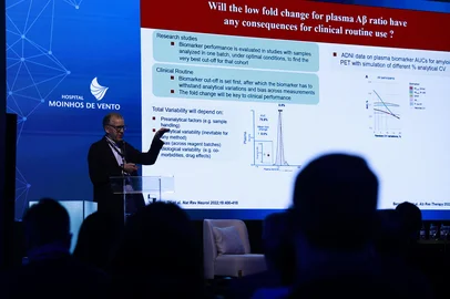 André Ávila / Agencia RBS PORTO ALEGRE, RS, BRASIL, 2026-05-13: O Clinical Research Summit 2026, um dos principais eventos de pesquisa do país, reune especialistas do Brasil e do exterior para discutir o futuro da pesquisa clínica e o acesso a tratamentos inovadores. Na foto: Kaj Blennow, Professor de neuroquímica na Universidade de Gotemburgo e chefe do Laboratório de Neuroquímica Clínica do Hospital Universitário Sahlgrenska, na Suécia. (Foto: André Ávila/Agência RBS)Indexador: Andre Avila<!-- NICAID(16284592) -->