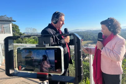 Rosane de Oliveira, em entrevista com o Prefeito de Cruzeiro do Sul -  Cesar Leandro Matmitt, apelido Dingola<!-- NICAID(16027712) -->