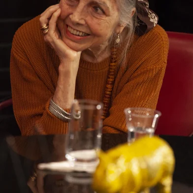 “Marina Tecelã” é fundamentada na obra A Moça Tecelã e celebra também o Dia Internacional da Mulher. O público poderá conferir a partir de sábado (08/03) O Instituto de Leitura Quindim e o Shopping Villagio Caxias apresentam a exposição “Marina Tecelã”, uma homenagem à escritora e artista plástica Marina Colasanti, falecida recentemente, e também a todas as mulheres, evidenciando o Dia Internacional da Mulher, comemorado em 8 de março. A exposição começa no dia 08/03 e segue até o dia 31/03.<!-- NICAID(15990936) -->