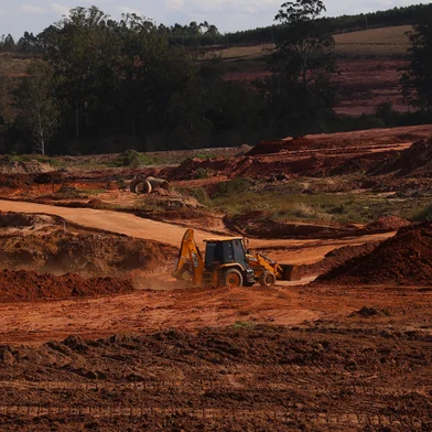 NOVO HAMBURGO, RS, BRASIL, 15-08-2025: Em nova matéria. vamos contar sobre o avanço da obra do bairro cidade do Zaffari em Novo Hamburgo. Está sendo feita terraplanagem e preparação para construção dos lotes. Foto: Camila Hermes/Agencia RBS<!-- NICAID(16102707) -->