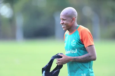 CAXIAS DO SUL, RS, BRASIL, 11/03/2021. Treino do Juventude, no CT. O Ju se prepara para jogar contra o Pelotas em Novo Hamburgo, pelo campeonato Gaúcho. Na foto, meia Bochecha.  (Porthus Junior/Agência RBS)<!-- NICAID(14733169) -->