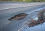 Buraco de dois metros na freeway é perigo para o motorista na chegada a Porto Alegre