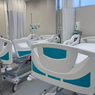 Especializado em urgências de saúde da mulher, o Hospital Fêmina, em Porto Alegre, inaugurou, na manhã desta sexta-feira (14), as novas instalações da emergência, considerada a maior do tipo no Estado. A reforma tem expectativa de agilizar a realização de cirurgias de médio e grande porte na área de ginecologia, pela liberação da estrutura para procedimentos cirúrgicos dentro do próprio setor.<!-- NICAID(15995528) -->