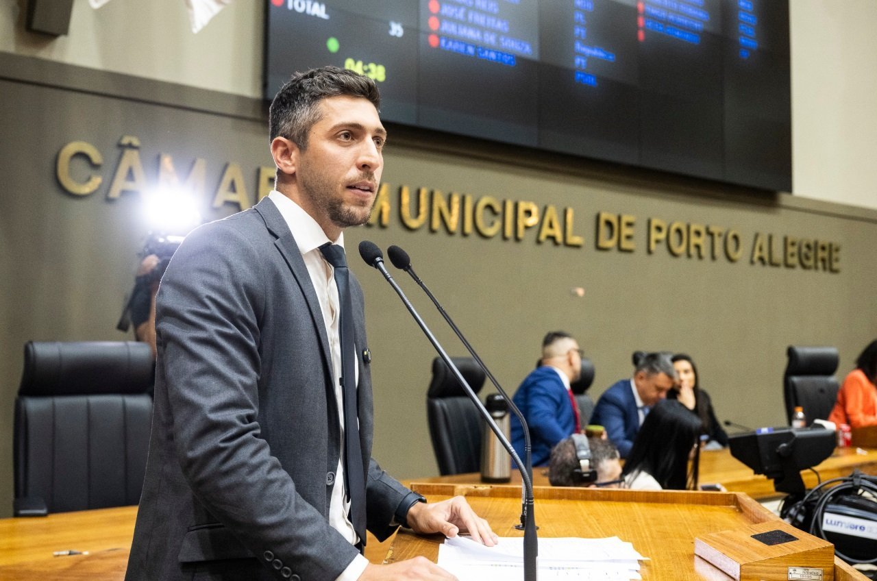 Vereador de Porto Alegre ganha a&ccedil;&atilde;o na Justi&ccedil;a Eleitoral para trocar de partido sem perder mandato