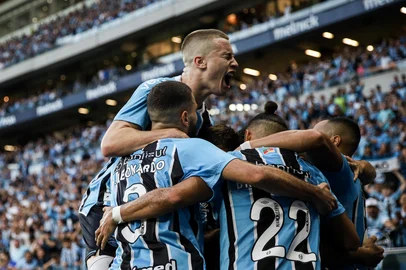 04.05.2025, PORTO ALEGRE, RS, Brasil: Grêmio x Santos, sétima rodada do Brasileirão 2025. Igor Serrote. Fotos: Duda Fortes/Agencia RBSIndexador: DF<!-- NICAID(16029674) -->