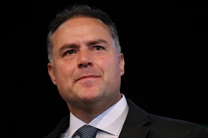 Renan Filho, appointed by Brazil's President-elect Luiz Inacio Lula da Silva as the future Minister of Transports, gestures during a press conference at the transitional government building in Brasilia, on December 29, 2022. (Photo by EVARISTO SA / AFP)Editoria: POLLocal: BrasíliaIndexador: EVARISTO SASecao: politics (general)Fonte: AFPFotógrafo: STF<!-- NICAID(15307786) -->