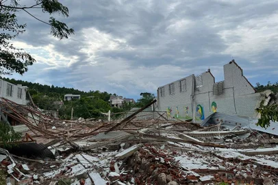 Temporal causa destruição em Harmonia, no Vale do Caí<!-- NICAID(15334173) -->