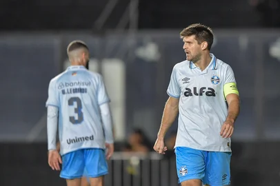 RJ - BRASILEIRO A 2025, VASCO X GRÊMIO - ESPORTES - RJ - RIO DE JANEIRO - 19/07/2025 - BRASILEIRO A 2025, VASCO X GRÊMIO -  Kannemann jogador do Grêmio durante partida contra o Vasco no estádio São Januário pelo campeonato Brasileiro A 2025. 19/07/2025 - Foto: THIAGO RIBEIRO/AGIF - AGÊNCIA DE FOTOGRAFIA/AGIF - AGÊNCIA DE FOTOGRAFIA/ESTADÃO CONTEÚDO<!-- NICAID(16084015) -->