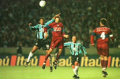 Campeonato Gaúcho de 2000.Grêmio 0 x 0 Caxias.FOTÓGRAFO: José Doval, Agência RBS#Envelope: 265066<!-- NICAID(7776874) -->