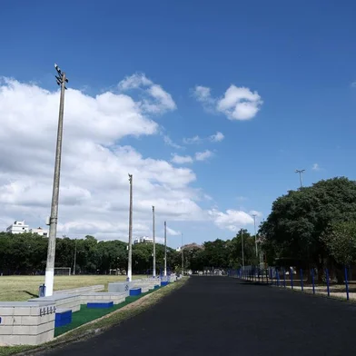 Porto Alegre, RS, Brasil - Revitalização da Pista de Atletismo Ramiro Souto, junto ao Parque da Redenção. FOTO: JEFFERSON BOTEGA, AGÊNCIA RBS<!-- NICAID(15718385) -->
