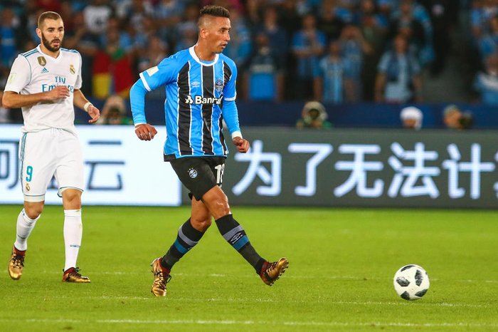 Barrios pode estar retornando ao futebol brasileiro para ser rival do Grêmio na Série B