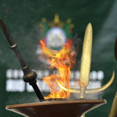 Tarso Genro acende a Chama Crioula em frente ao Palácio Piratini, comemoração da Semana Farroupilha<!-- NICAID(7483115) -->
