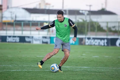 Vina durante treino do Ceará<!-- NICAID(15342654) -->