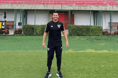 André Mello, auxiliar técnico do São Paulo Sub-20, campeão da Copa São Paulo. Ele é natural de Marau, no norte do RS.<!-- NICAID(15963301) -->