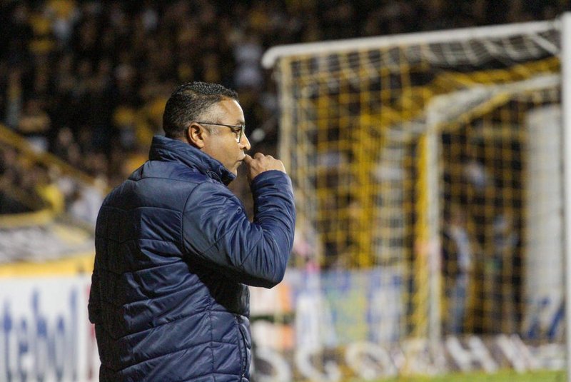 Roger Machado: A gordura que tínhamos e construímos é para esses momentos. Ela serve pra isso