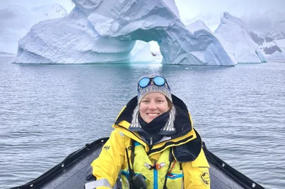 Júlia Victória Grohmann Finger, ornitóloga gaúcha especializada em aves marinhas participação de expedições na Antártica.<!-- NICAID(15699192) -->