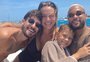 Amigo da ex, sim! Neymar curte passeio de barco com a família de Carol Dantas