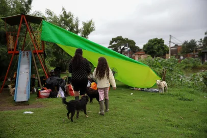 PORTO ALEGRE, RS, BRASIL - 03/05/2024 - Situação da cheia do Guaiba na Capital. Na imagem, o bairro Sarandi. FOTO: DUDA FORTES, AGÊNCIA RBS<!-- NICAID(15752565) -->