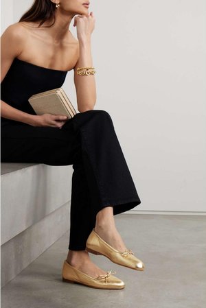 Net-a-porter e Manolo Blahnik / Divulgação