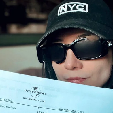 A DJ caxiense Gabi Giordan acaba de assinar cotrato com a Universal Music Group, proprietária da Virgin Records, que mantém o selo label Liboo.<!-- NICAID(15597073) -->