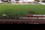 Torcedores deixam o estádio antes de início da partida do Tupi.
