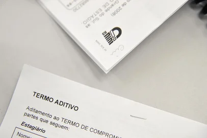 CAXIAS DO SUL, RS, BRASIL (21/01/2019)Estudantes procuram vaga de estágio no CIEE em Caxias do Sul. (Antonio Valiente/Agência RBS)<!-- NICAID(13924872) -->