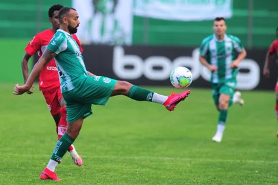 CAXIAS DO SUL, RS, BRASIL, 17/09/2020. Juventude x CRB, jogo válido pela quarta fase da Copa do Brasil 2020 realizado no estádio Alfredo Jaconi. Na foto, atacante Dalberto. (Porthus Junior/Agência RBS)<!-- NICAID(14595077) -->