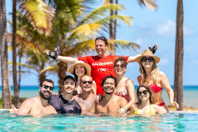 Elenco de Sandy e Junior com filhos e família na Costa do Sauípe<!-- NICAID(15903172) -->