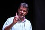 FERNANDO HADDADO ex-prefeito de São Paulo, Fernando Haddad, participa de ato em defesa de eleições diretas e do lançamento do Plano Popular de Emergência, no teatro Tuca, em São Paulo. O ato foi realizado pela Frente Brasil Popular. - Crédito:WERTHER SANTANA/ESTADÃO CONTEÚDO/AE/Código imagem:211717Editoria: NACLocal: SÃO PAULOIndexador: WERTHER SANTANAFonte: AGE<!-- NICAID(15289652) -->