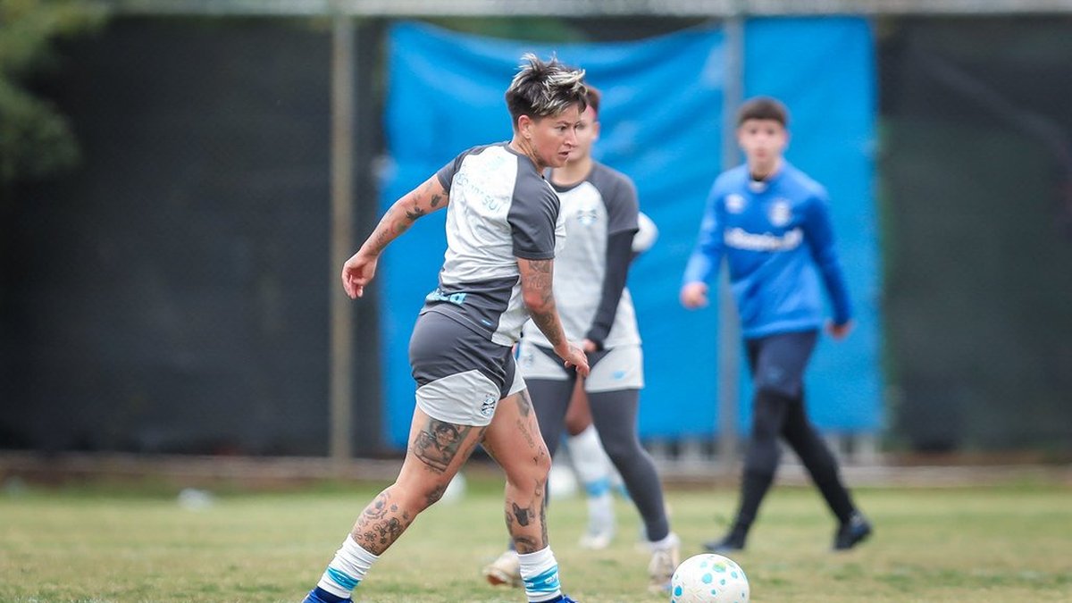 Grêmio anuncia rescisão de contrato com atacante argentina Yamila Rodríguez