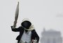 Quem é o personagem mascarado que chamou a atenção na Cerimônia de Abertura das Olimpíadas