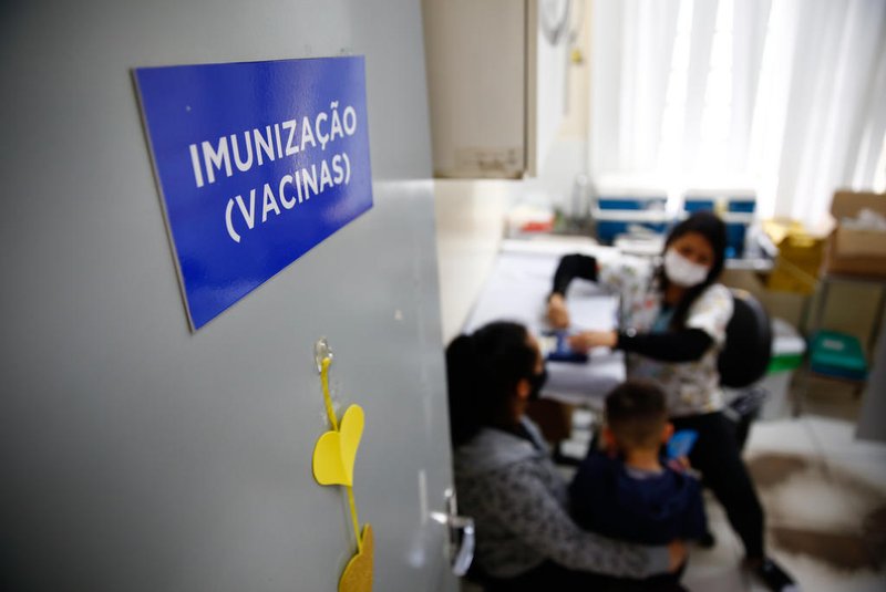 Porto Alegre, RS, Brasil, 03/10/2022 - Retomada a aplicação de vacinas contra covid 19 em crianças de três a quatro anos. - Foto: Jonathan Heckler/Agência RBS<!-- NICAID(15224860) -->