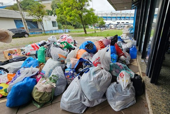 Doações para vítimas das enchentes no Estádio Olímpico, do Grêmio<!-- NICAID(15754235) -->