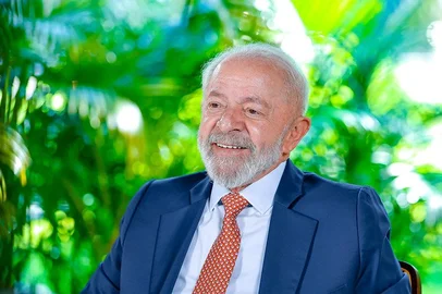 12.02.2025 - Presidente da República, Luiz Inácio Lula da Silva, durante entrevista para a Rádio Diário FM, de Macapá. Granja do Torto, Brasília - DF.